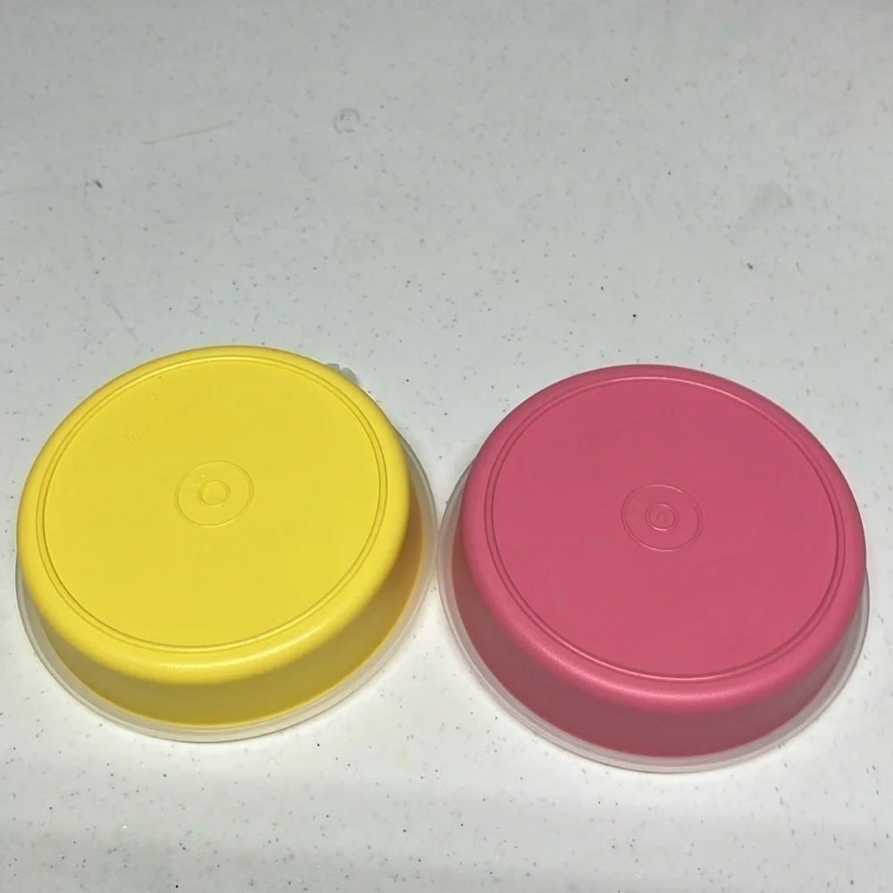 Tupperware vintage bowls
